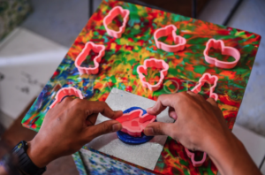 El motor creativo de Colombia: Las industrias culturales aportan $20,8 billones a Bogotá y aceleran su expansión digital